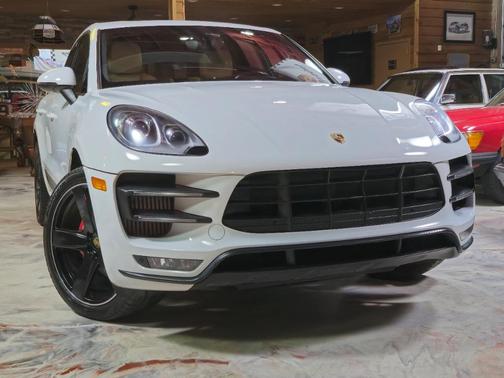 2017 Porsche Macan Turbo