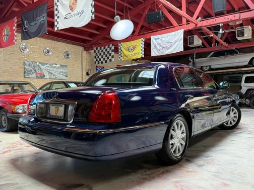 2007 Lincoln Town Car Signature Limited