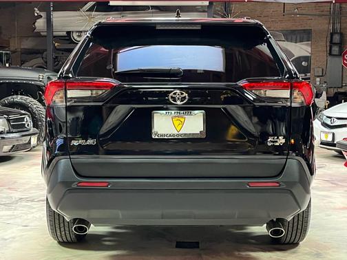 2025 Toyota RAV4 Hybrid XLE