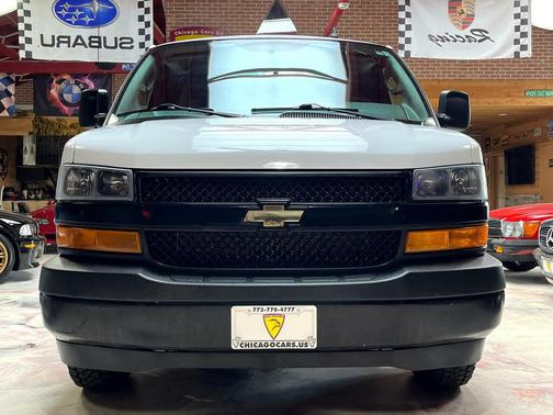 Summit White 2019 Chevrolet Express 2500 Work Van