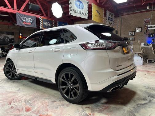 White Platinum Tri-Coat Metallic 2017 Ford Edge Sport