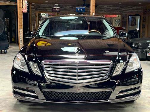 Black 2013 Mercedes-Benz E-Class E 350 4MATIC