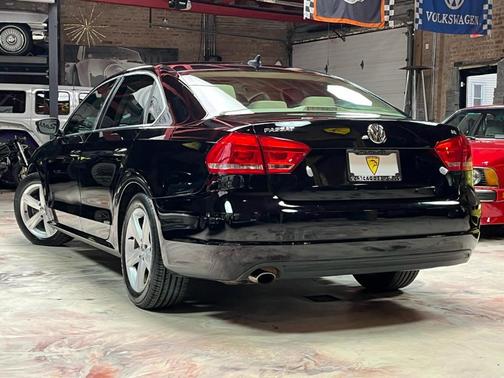 2012 Volkswagen Passat 2.5 SE