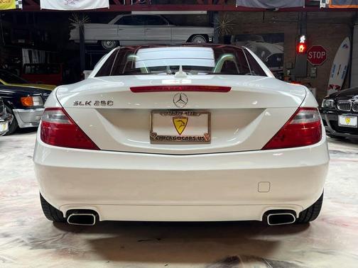 White 2015 Mercedes-Benz SLK-Class SLK 250