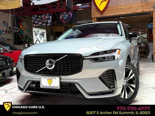 Gray 2024 Volvo XC60 Recharge Plug-In Hybrid T8 Core Dark Theme