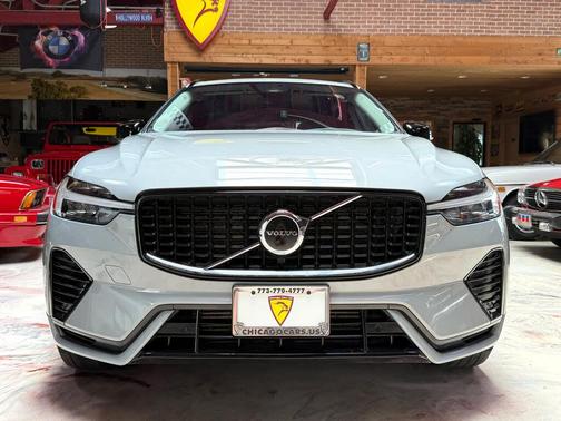 Gray 2024 Volvo XC60 Recharge Plug-In Hybrid T8 Core Dark Theme