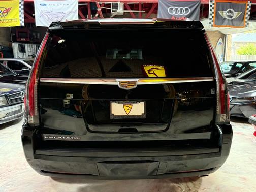 2016 Cadillac Escalade Platinum