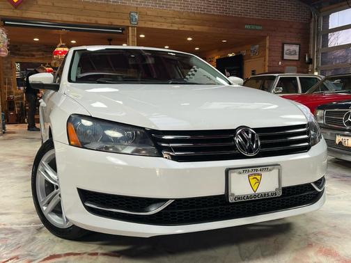 White 2015 Volkswagen Passat 2.0L TDI DSG SE w/Sunroof