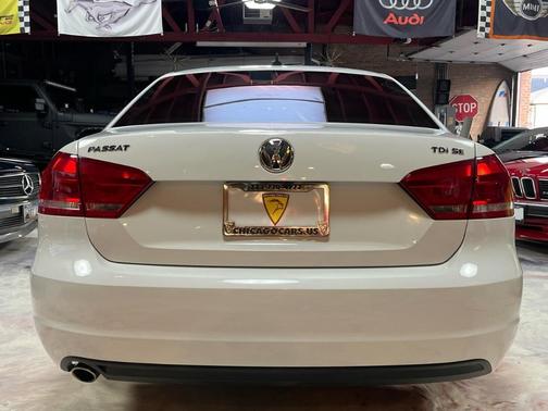 White 2015 Volkswagen Passat 2.0L TDI DSG SE w/Sunroof