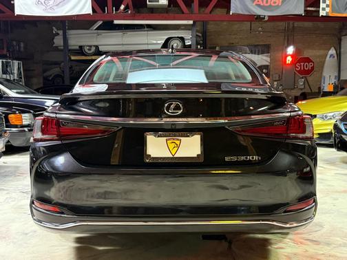 2024 Lexus ES 300h 300H