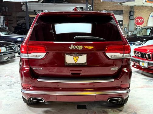 2020 Jeep Grand Cherokee Summit