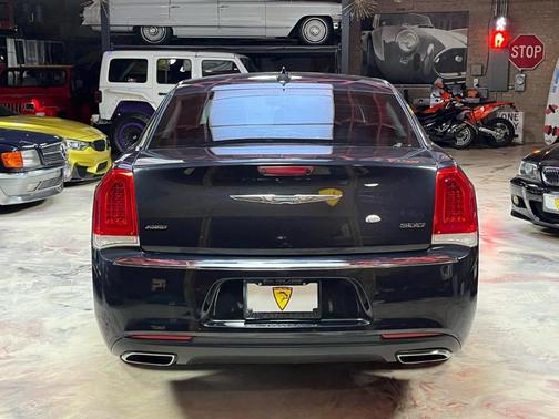 Gray 2016 Chrysler 300 Limited