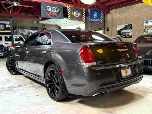 2015 Chrysler 300C Base