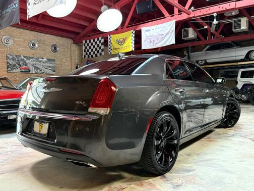 2015 Chrysler 300C Base