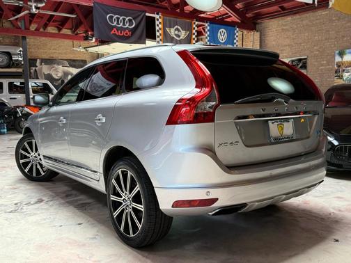 2015 Volvo XC60 T6 Platinum