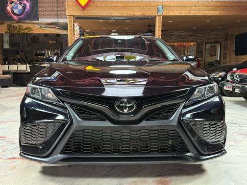 Black 2022 Toyota Camry SE
