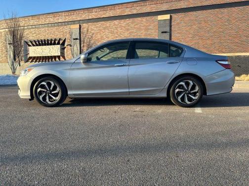 2017 Honda Accord EX-L w/Navigation & Honda Sensing