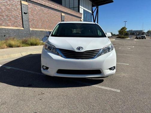 2011 Toyota Sienna XLE