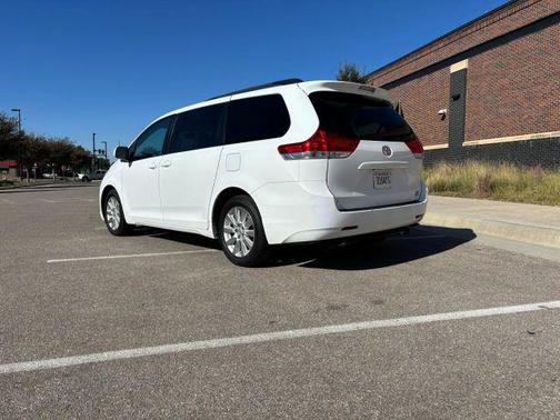2011 Toyota Sienna XLE