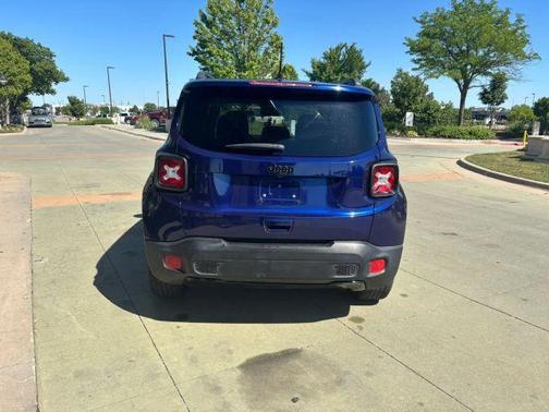 Blue 2018 Jeep Renegade Altitude