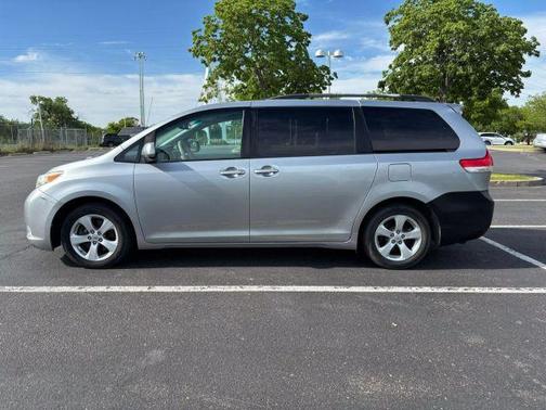 2012 Toyota Sienna LE