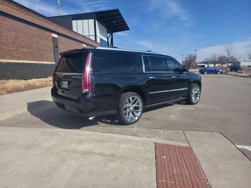 2017 Cadillac Escalade ESV Platinum