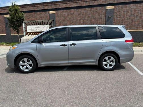 2012 Toyota Sienna LE