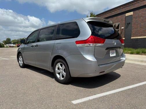 2012 Toyota Sienna LE