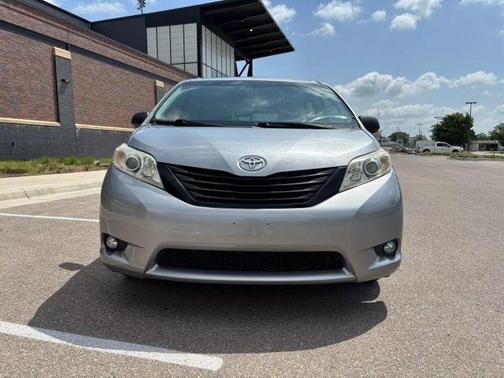 2012 Toyota Sienna LE
