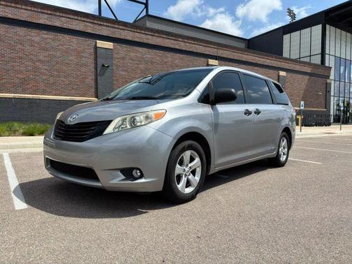 2012 Toyota Sienna LE