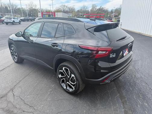 Mosaic Black Metallic 2026 Chevrolet Trax 2RS