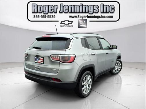 2022 Jeep Compass Latitude Lux