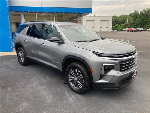 Sterling Gray Metallic 2025 Chevrolet Traverse LT