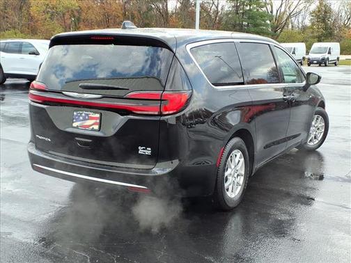 2024 Chrysler Pacifica Touring-L