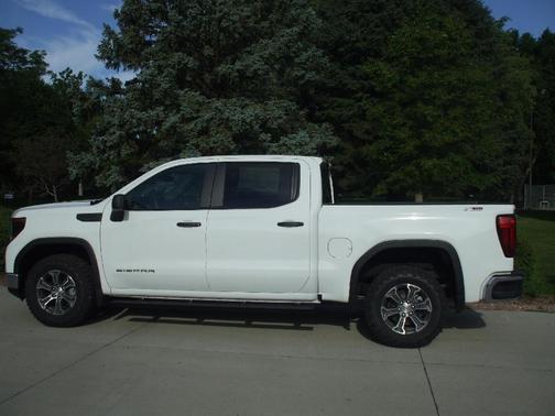 2025 GMC Sierra 1500 Pro