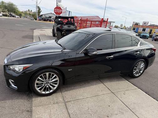 Black 2018 INFINITI Q50 3.0t LUXE