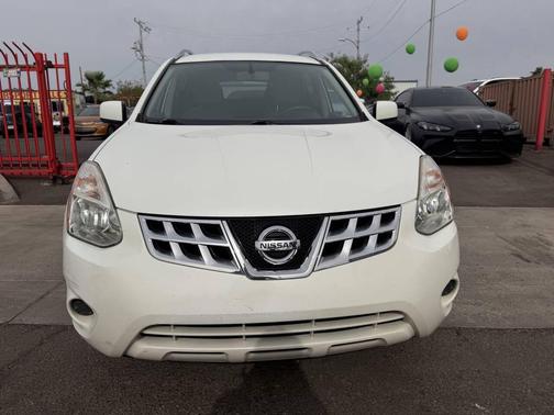 White 2012 Nissan Rogue SV