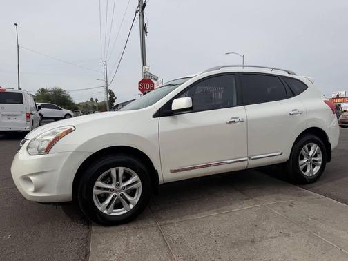 White 2012 Nissan Rogue SV