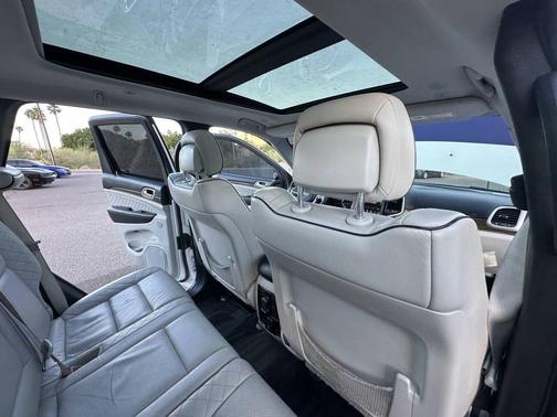 White 2018 Jeep Grand Cherokee Summit