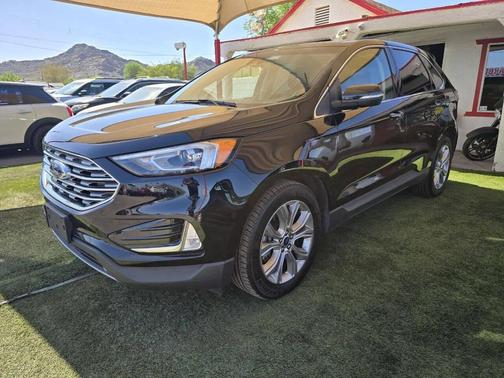 Black 2019 Ford Edge Titanium