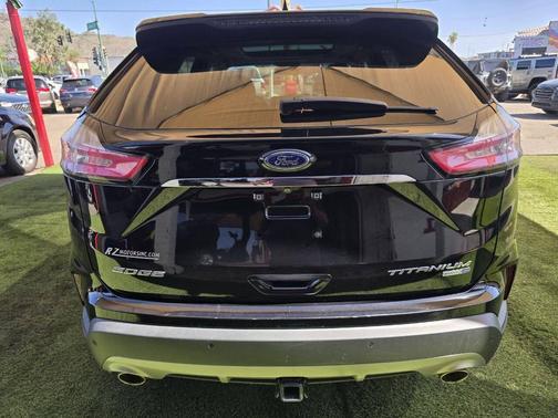 Black 2019 Ford Edge Titanium