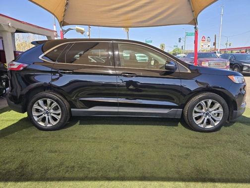 Black 2019 Ford Edge Titanium