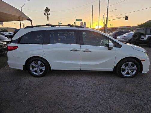 White 2019 Honda Odyssey EX-L w/Navigation/RES