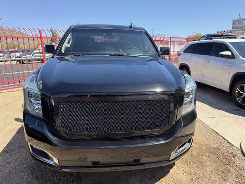 Black 2019 GMC Yukon SLT