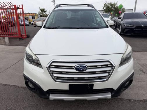 White 2016 Subaru Outback 2.5i Limited