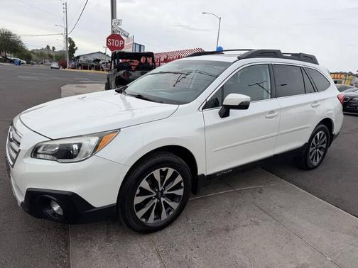 White 2016 Subaru Outback 2.5i Limited