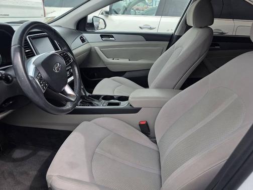 White 2018 Hyundai SONATA SEL