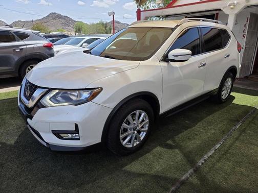 Off White 2018 Nissan Rogue SV