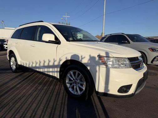 White 2017 Dodge Journey SXT