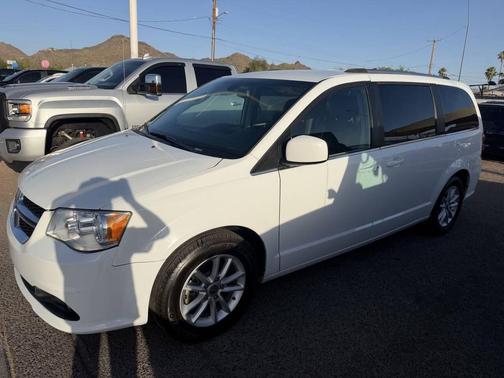 White 2018 Dodge Grand Caravan SXT